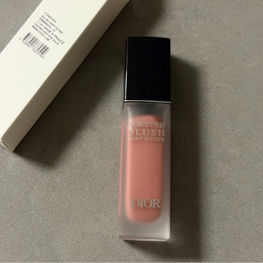 01 Petal Dior Forever Blush Soft Filter